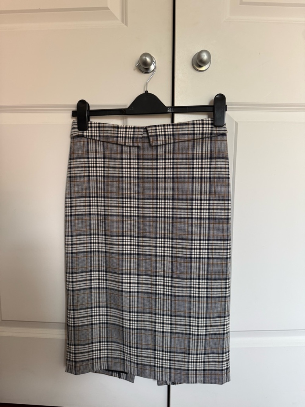 NWOT Tristan Plaid Pencil Skirt in Gray, Navy and Brown Check